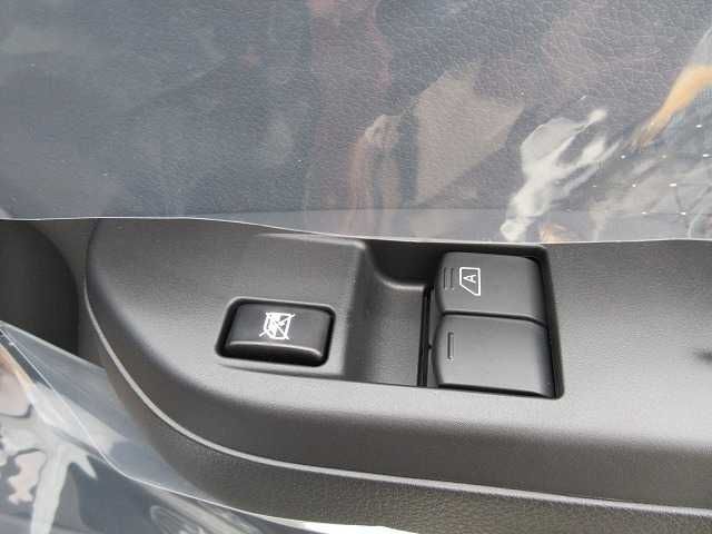 NISSAN CARAVAN VAN 4WD 2025 Image 31