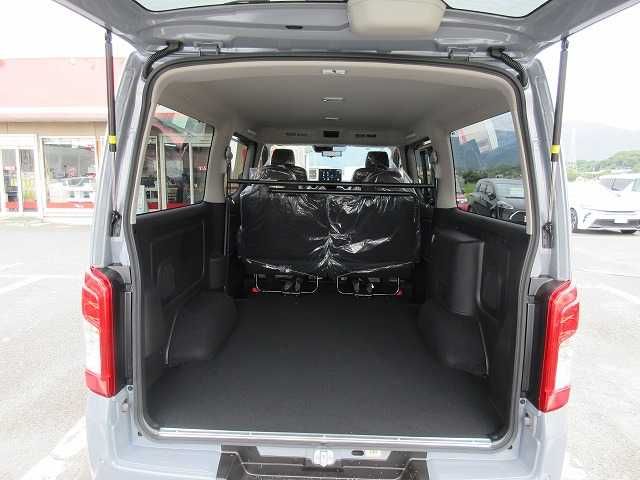 NISSAN CARAVAN VAN 4WD 2025 Image 31