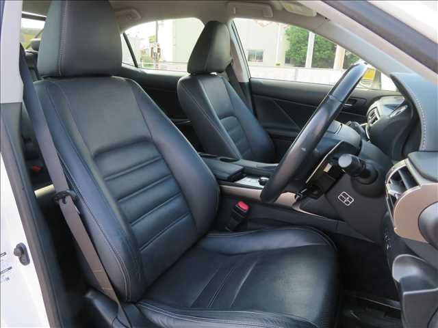 TOYOTA LEXUS IS300H 2013 Image 31