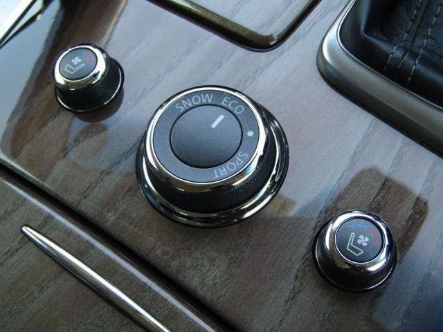 NISSAN CIMA HYBRID 2015 Image 31