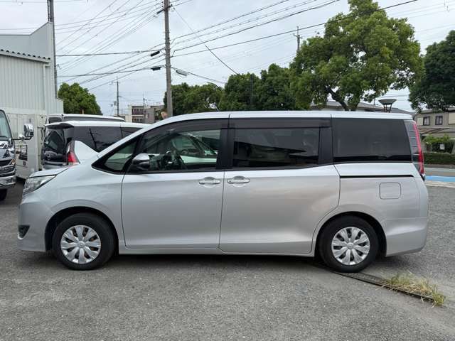 TOYOTA NOAH 2018 Image 31