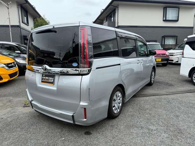 TOYOTA NOAH 2018 Image 31