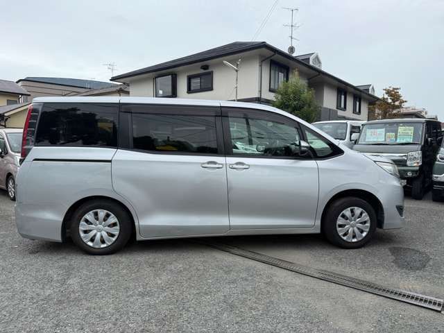TOYOTA NOAH 2018 Image 31