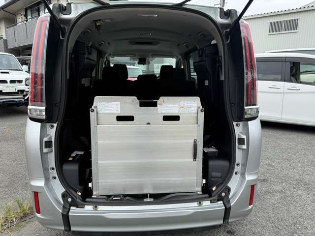 TOYOTA NOAH 2018 Image 31