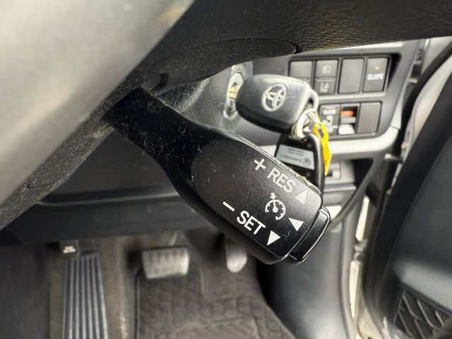 TOYOTA NOAH 2018 Image 31