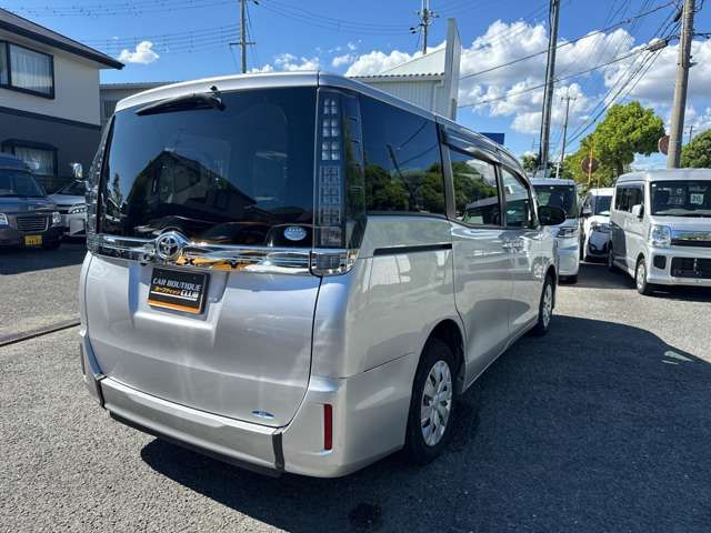 TOYOTA VOXY 2017 Image 31