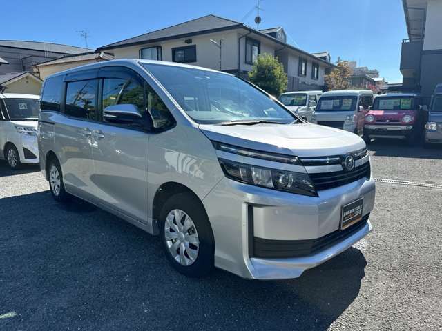 TOYOTA VOXY 2017 Image 31