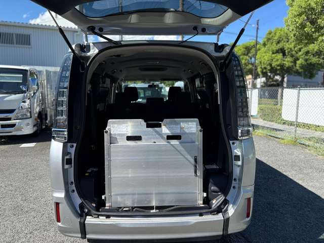 TOYOTA VOXY 2017 Image 31