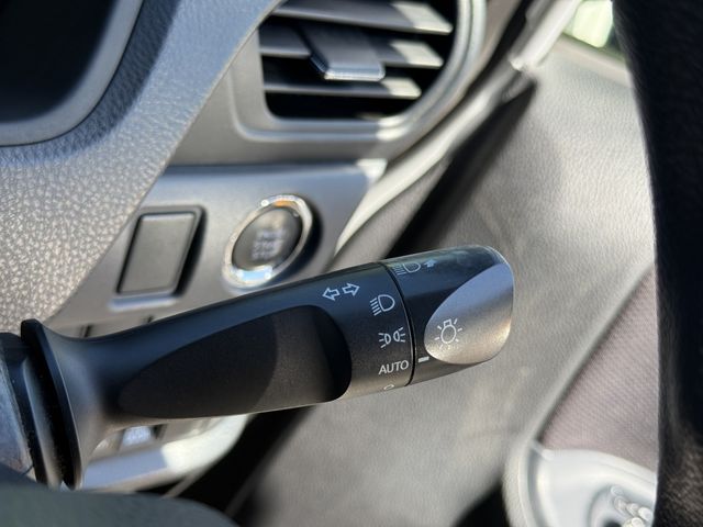 TOYOTA VOXY 2017 Image 31