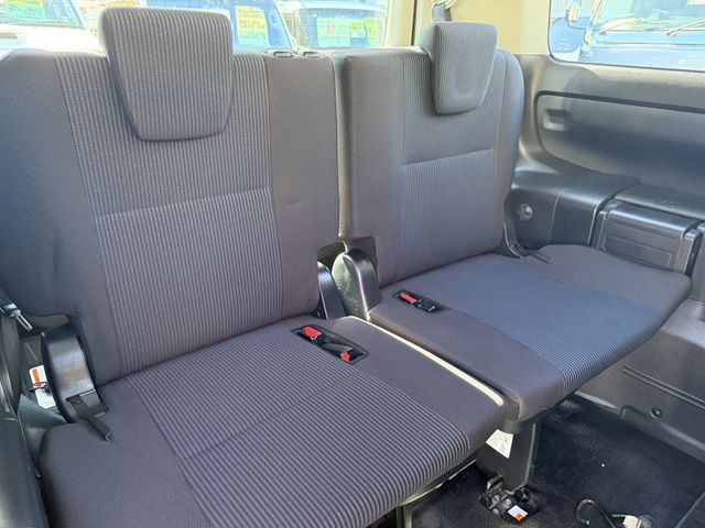 TOYOTA VOXY 2017 Image 31