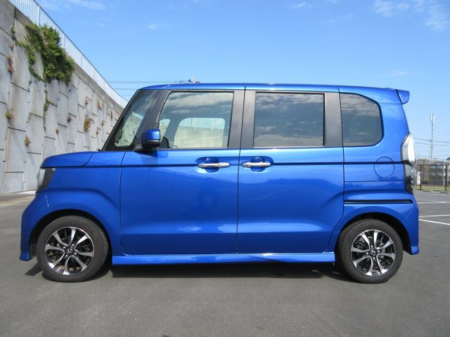 HONDA N BOX CUSTOM 2018 Image 31