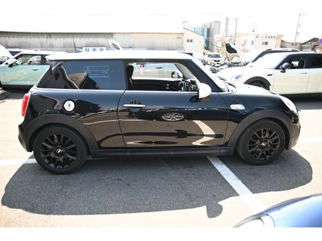 BMW MINI COOPER S 2016 Image 31