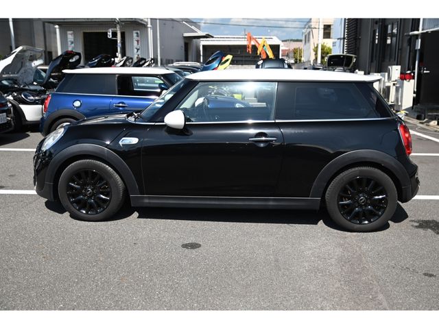 BMW MINI COOPER S 2016 Image 31