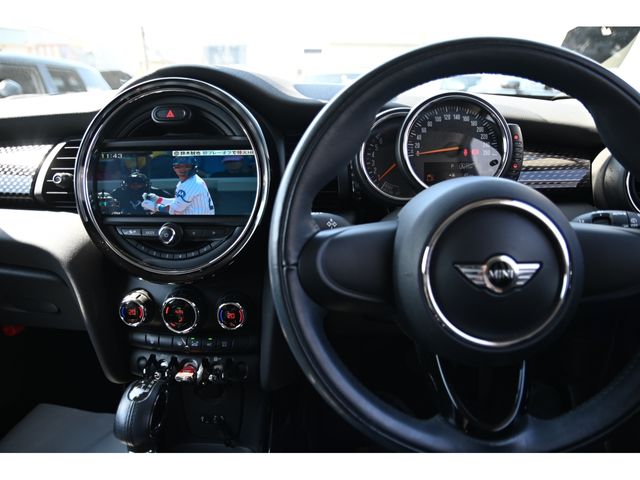 BMW MINI COOPER S 2016 Image 31