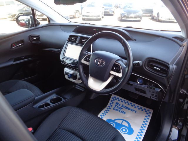 TOYOTA PRIUS 4WD 2017 Image 31
