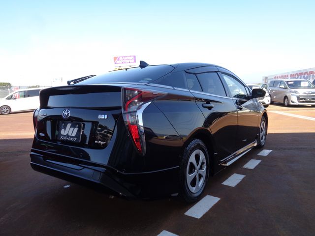 TOYOTA PRIUS 4WD 2017 Image 31