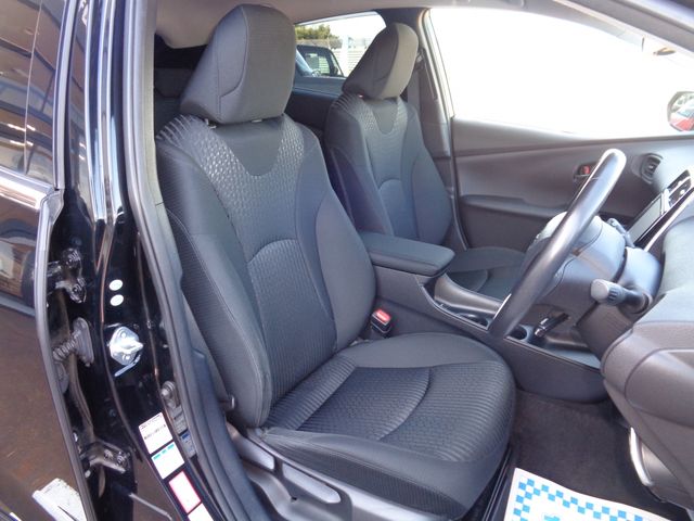 TOYOTA PRIUS 4WD 2017 Image 31