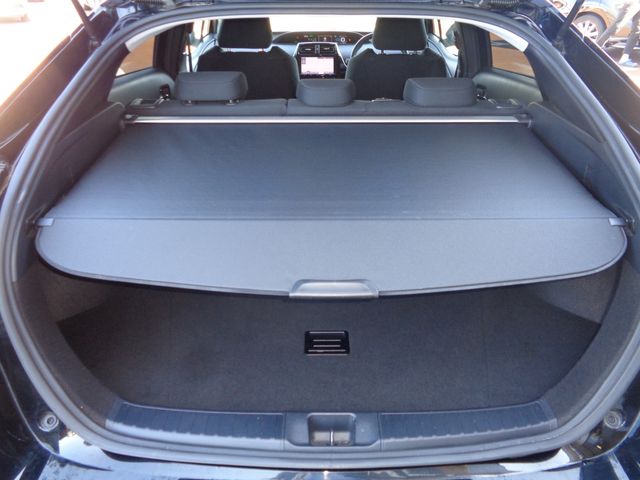 TOYOTA PRIUS 4WD 2017 Image 31