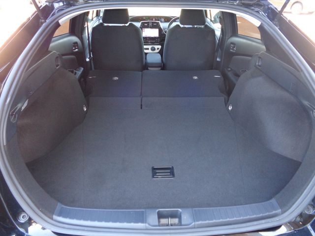 TOYOTA PRIUS 4WD 2017 Image 31