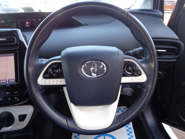 TOYOTA PRIUS 4WD 2017 Image 31