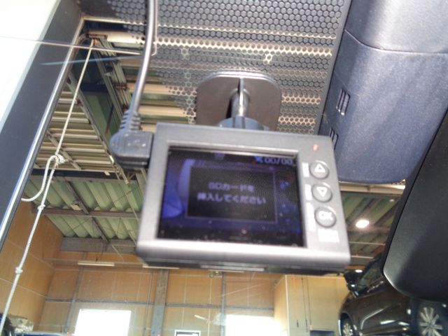 TOYOTA PRIUS 4WD 2017 Image 31