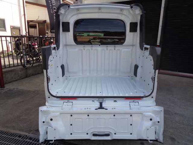 DAIHATSU ATRAI DECKVAN 4WD 2022 Image 31