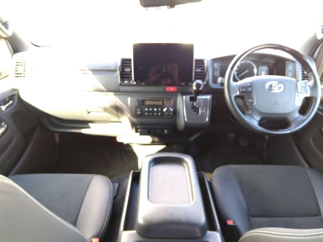 TOYOTA HIACE VAN 4WD 2023 Image 31