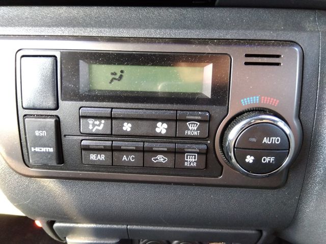 TOYOTA HIACE VAN 4WD 2023 Image 31