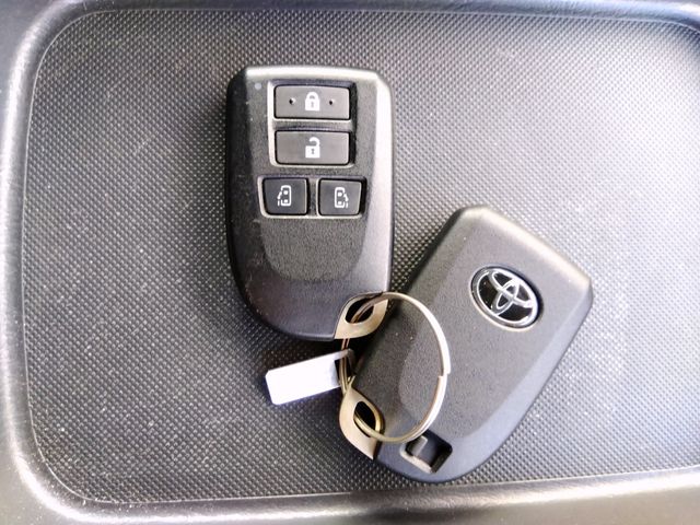 TOYOTA HIACE VAN 4WD 2023 Image 31