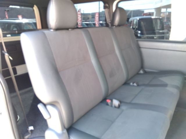 TOYOTA HIACE VAN 4WD 2023 Image 31