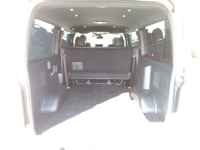 TOYOTA HIACE VAN 4WD 2023 Image 31