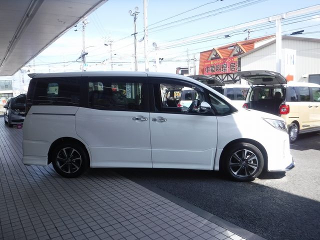 TOYOTA NOAH 2020 Image 31