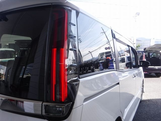 TOYOTA NOAH 2020 Image 31