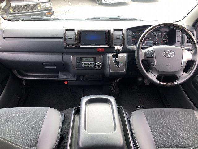 TOYOTA HIACE VAN 2WD 2018 Image 31