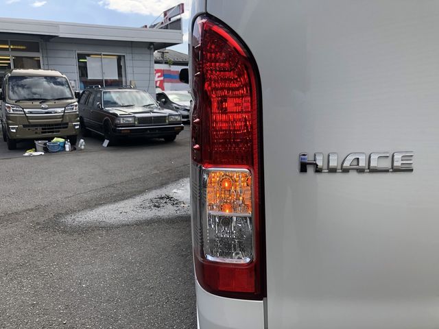 TOYOTA HIACE VAN 2WD 2018 Image 31