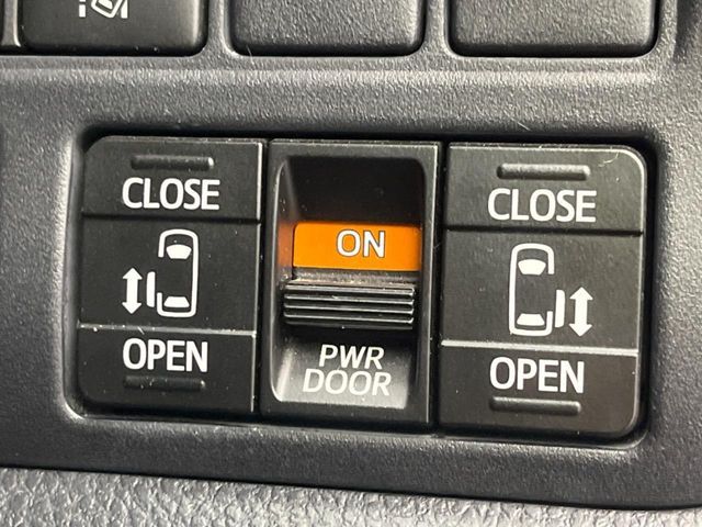 TOYOTA NOAH 2016 Image 31