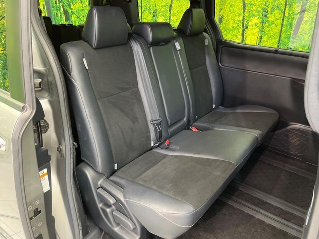 TOYOTA NOAH 2016 Image 31