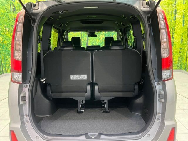 TOYOTA NOAH 2016 Image 31