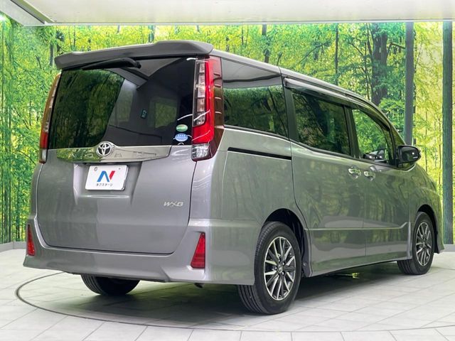 TOYOTA NOAH 2016 Image 31