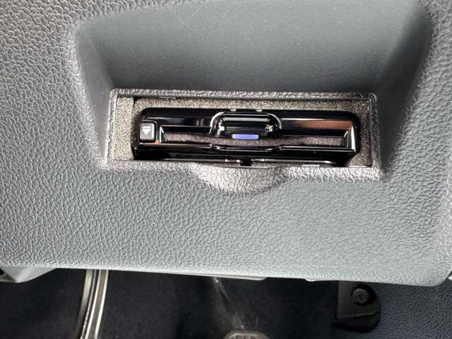 TOYOTA PRIUS 2016 Image 31