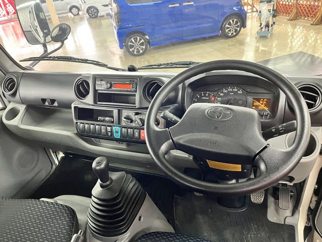 TOYOTA DYNA 2022 Image 31