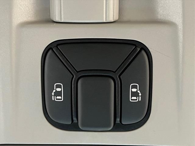 TOYOTA VELLFIRE  HYBRID 4WD 2012 Image 31