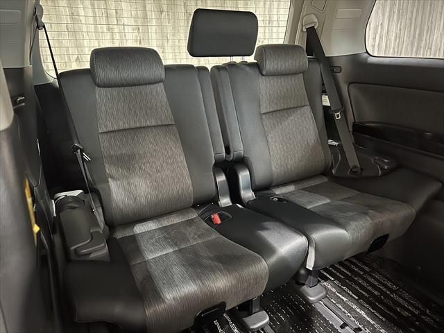 TOYOTA VELLFIRE  HYBRID 4WD 2012 Image 31