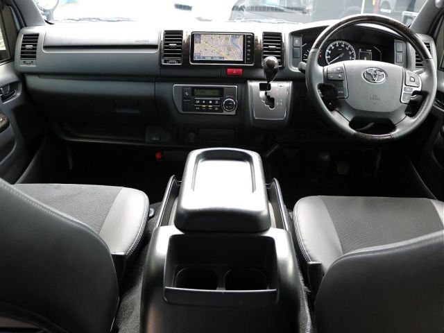 TOYOTA HIACE VAN 2WD 2020 Image 31