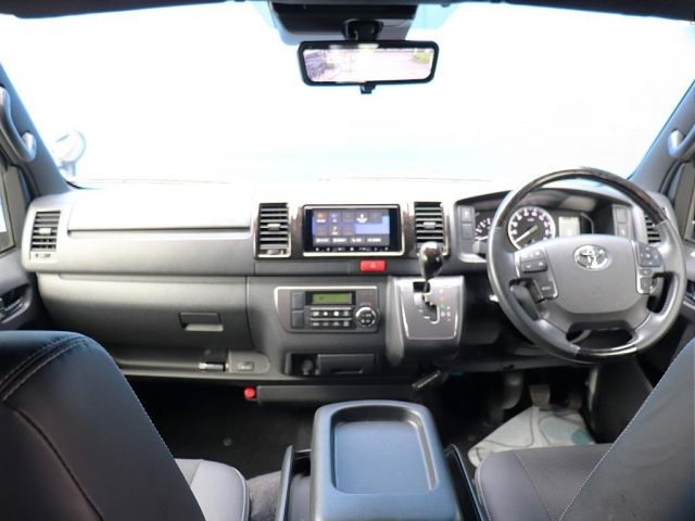 TOYOTA HIACE VAN 2WD 2022 Image 31