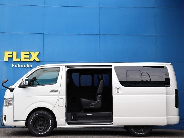TOYOTA HIACE VAN 2WD 2022 Image 31