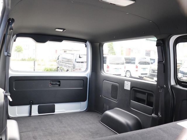 TOYOTA HIACE VAN 2WD 2022 Image 31