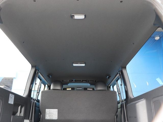 TOYOTA HIACE VAN 2WD 2022 Image 31