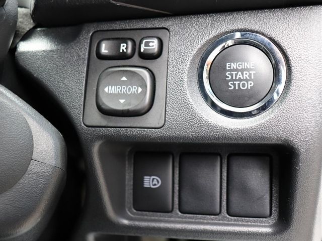 TOYOTA HIACE VAN 2WD 2022 Image 31