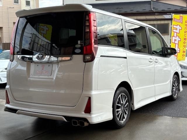 TOYOTA NOAH 2015 Image 31